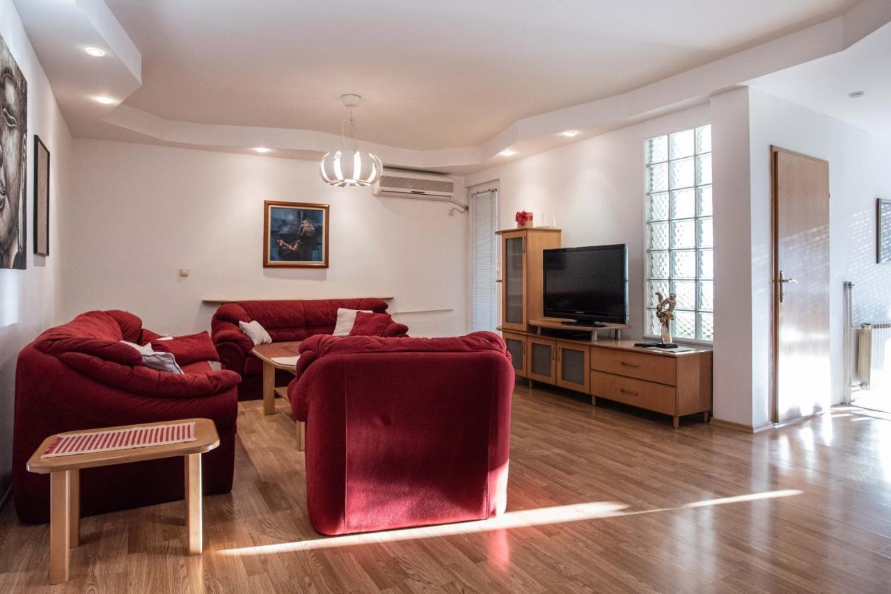 Apartment Emilija Skopje Exteriör bild